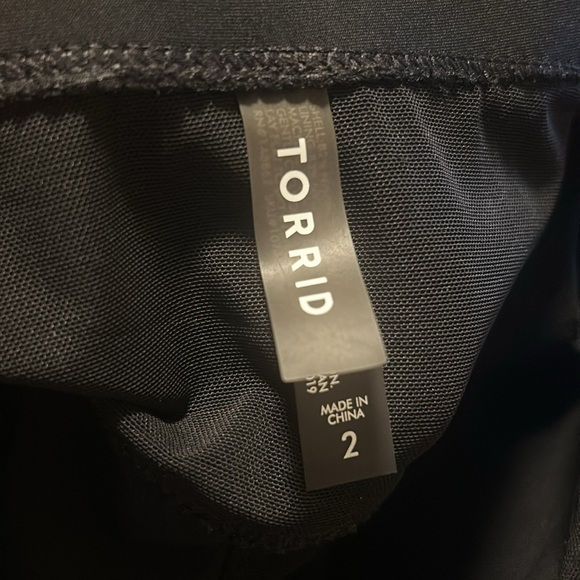 🆕 Torrid Slim Fix Wireless Lattice Front One Piece All Black Swimsuit Sz2Xl - Picture 9 of 11